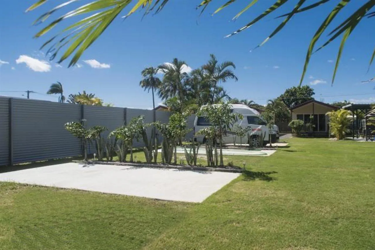 Palms Caravan Park Χέρβεϊ Μπέι