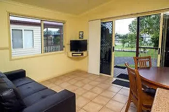 Palms Caravan Park Χέρβεϊ Μπέι 3*,  Αυστραλία