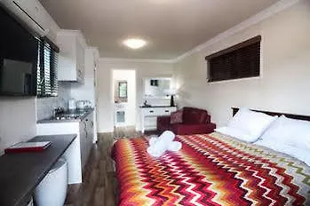 Palms Caravan Park Χέρβεϊ Μπέι